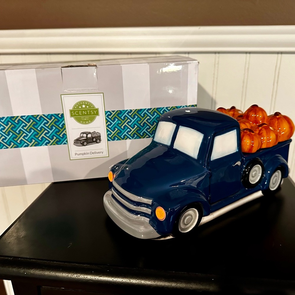 Pumpkin Delivery Scentsy Warmer